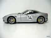 BBURAGO 1:18 Ferrari California T