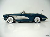 MOTOR MAX 1:18 Ford Chevrolet Corvette 1958