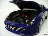 BBURAGO 1:18 Ferrari California T