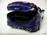 BBURAGO 1:18 Ferrari California T
